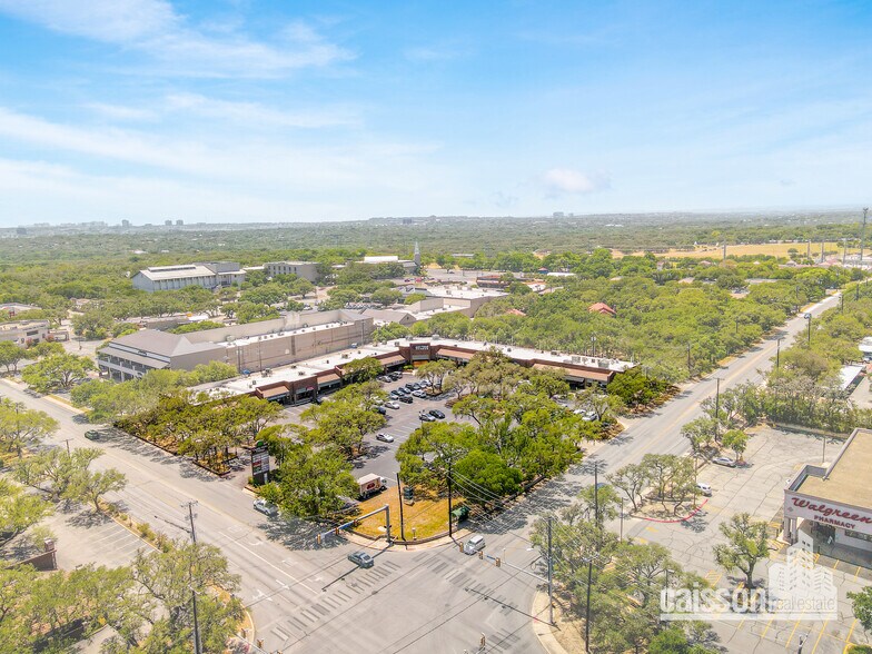 8055 West Ave, San Antonio, TX à louer - Photo du bâtiment - Image 3 de 3