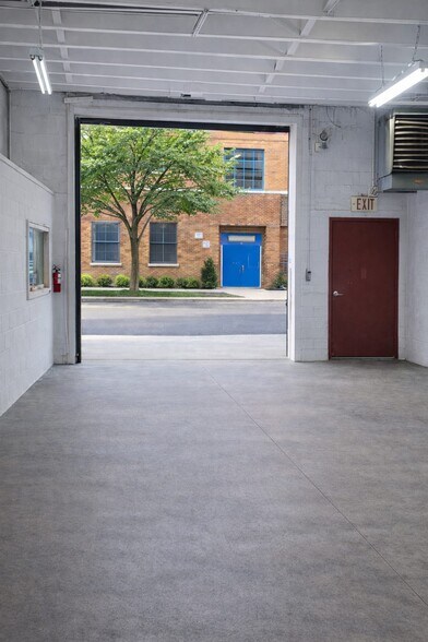 2114 Arthur Ave, Bronx, NY à vendre - Photo du bâtiment - Image 2 de 4