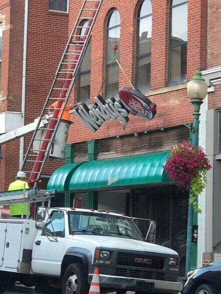 40 S Court St, Athens, OH à louer - Photo du bâtiment - Image 3 de 10