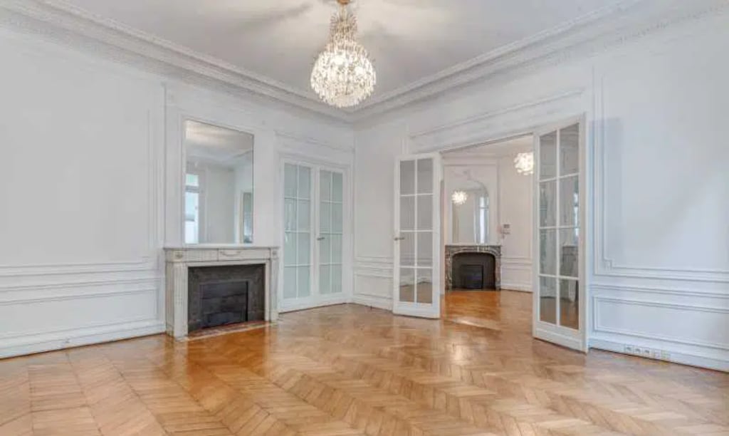 11 Rue De Madrid, Paris, PAR 75008 - - - Photo intérieure - Image 1 of 6