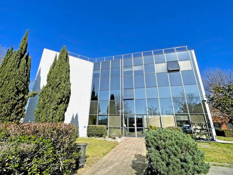 14 Rue Michel Labrousse, Toulouse à louer - Photo du bâtiment - Image 1 de 8