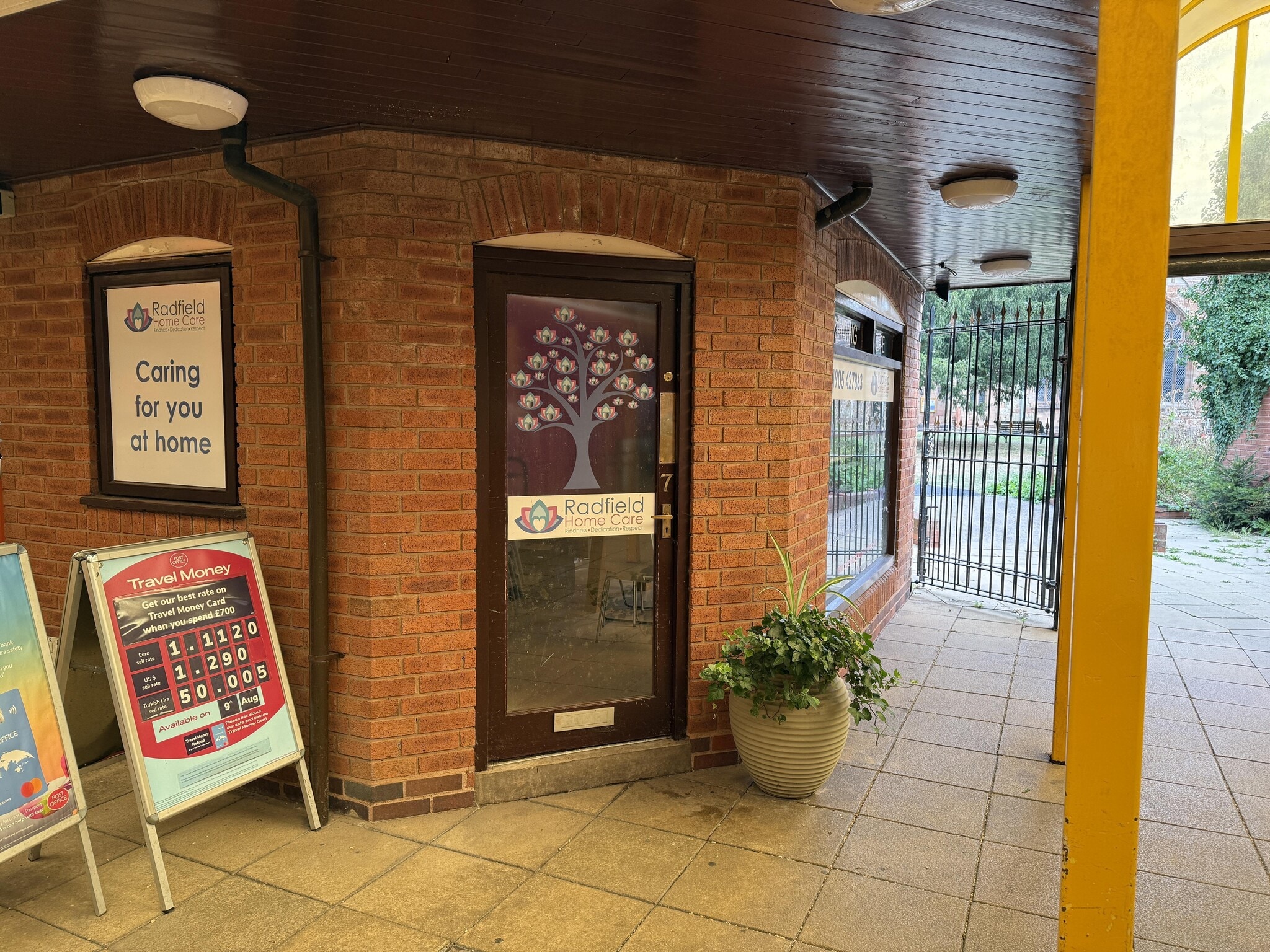 St John's, Worcester à louer Photo du bâtiment- Image 1 de 2