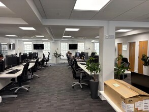 17 Park St, Guernsey for lease Interior Photo- Image 2 of 8