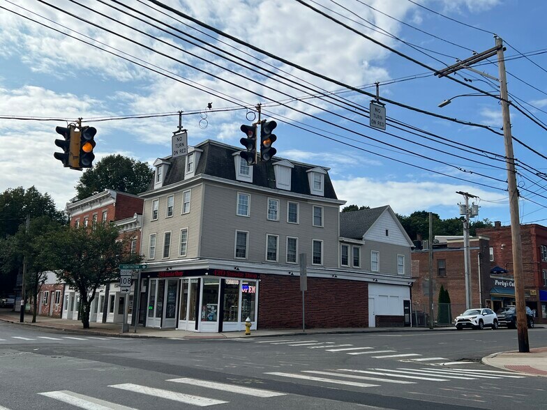 410-421 Howe Ave, Shelton, CT à vendre - Photo du bâtiment - Image 3 de 12