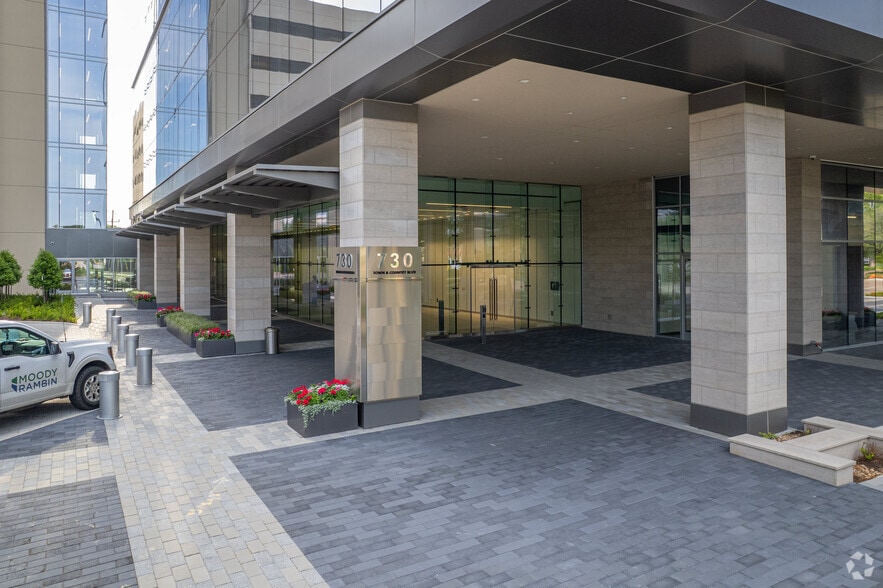 730 Town & Country Blvd, Houston, TX for lease - Building Photo - Image 3 of 4