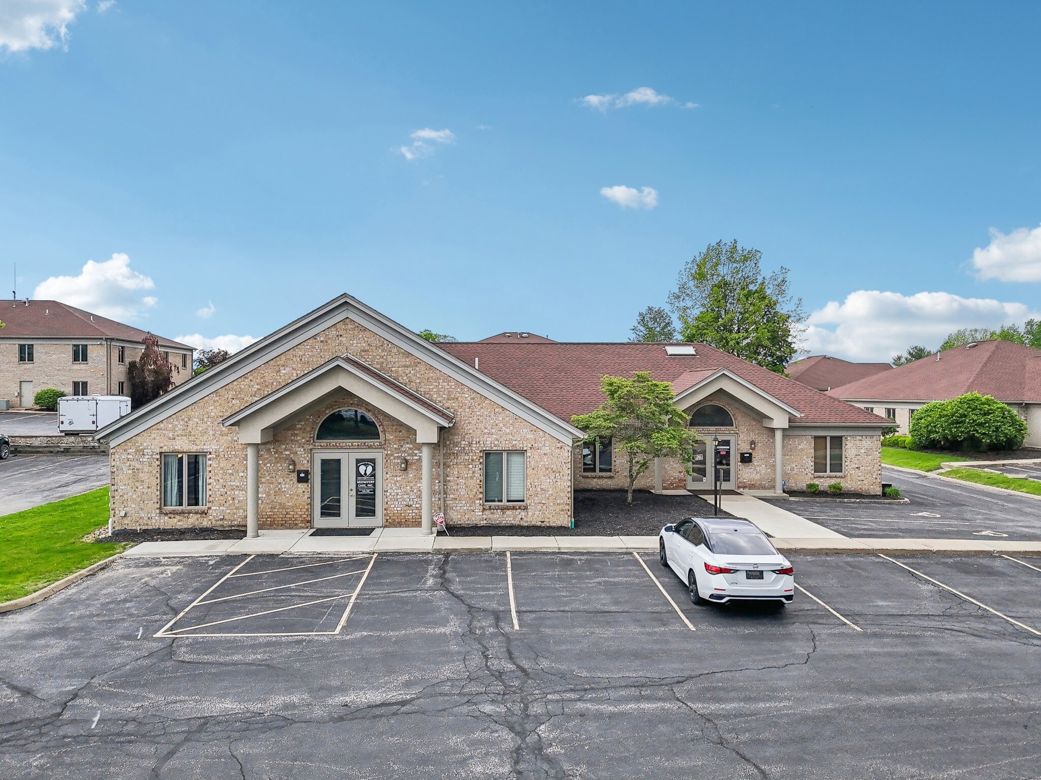 819 Southwestern Run, Youngstown, OH for sale Building Photo- Image 1 of 43