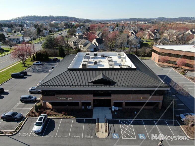 985 Berkshire Blvd, Wyomissing, PA à louer - Photo du bâtiment - Image 2 de 24