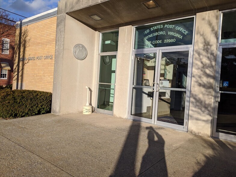 200 S Wayne Ave, Waynesboro, VA à louer - Photo du bâtiment - Image 3 de 3