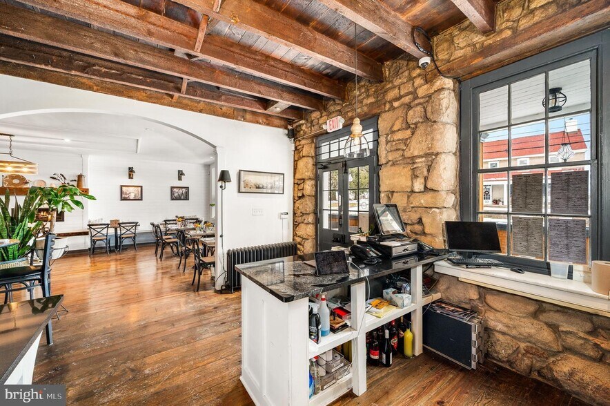 366 Ridge Rd, Spring City, PA à vendre - Photo du bâtiment - Image 3 de 29