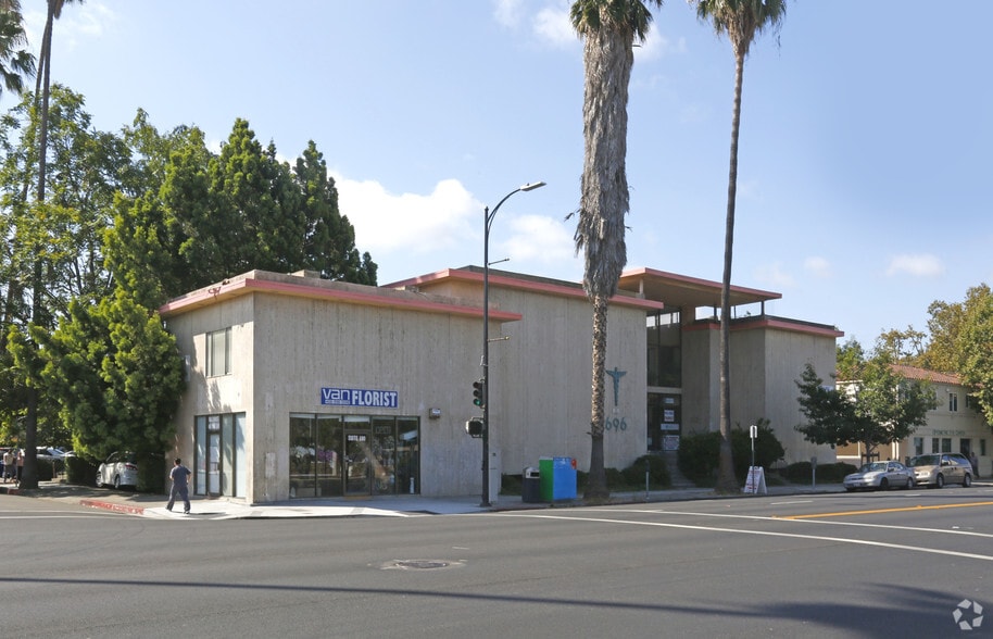 696 E Santa Clara St, San Jose, CA for lease - Primary Photo - Image 1 of 4