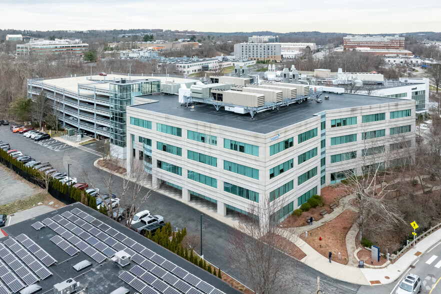 275 Second Ave, Waltham, MA à vendre - Photo principale - Image 1 de 1