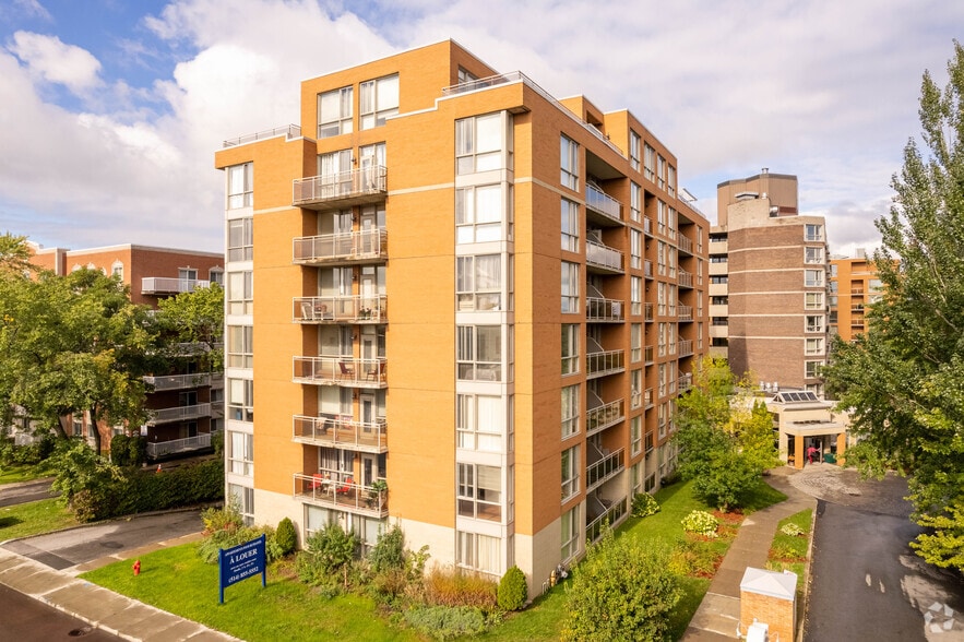 1055 Boul De La Côte-Vertu, Saint-Laurent, QC for sale - Primary Photo - Image 1 of 5