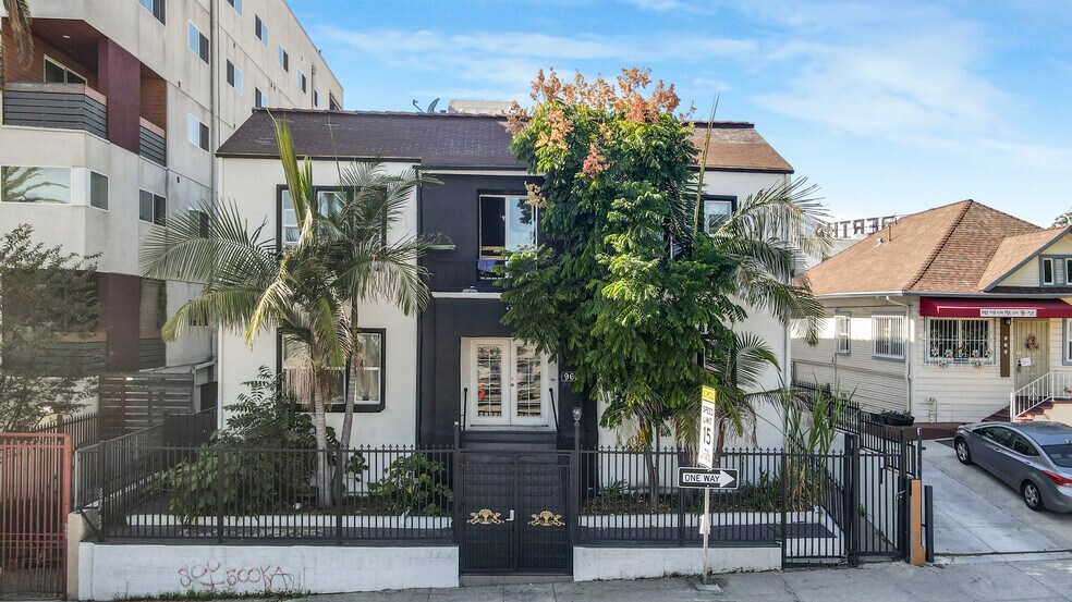 969 S Serrano Ave, Los Angeles, CA à vendre - Photo du bâtiment - Image 2 de 17