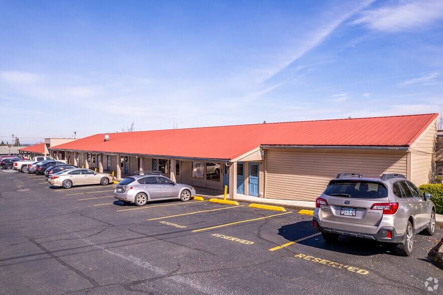 2653-2699 Commercial St SE, Salem, OR à louer - Photo du bâtiment - Image 3 de 6