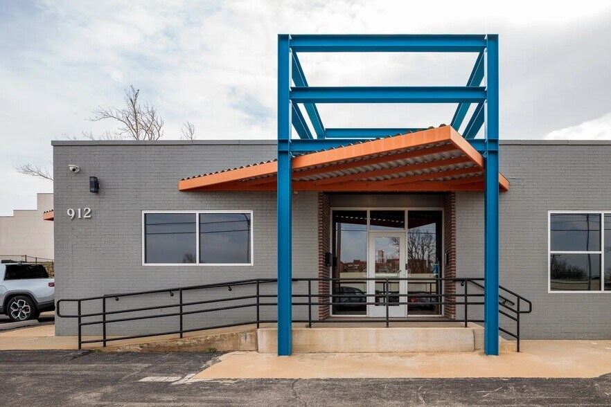 912 N Classen Blvd, Oklahoma City, OK à vendre - Photo du bâtiment - Image 3 de 26