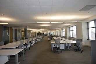 350 Convention Way, Redwood City, CA à louer Photo intérieure- Image 2 de 6