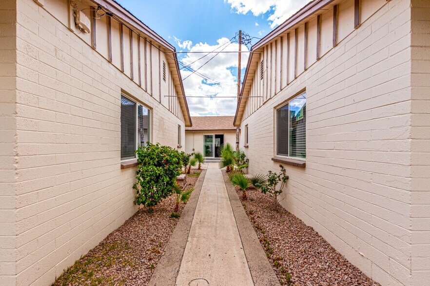 6628-6632 S 22nd St, Phoenix, AZ à louer - Photo du bâtiment - Image 3 de 19