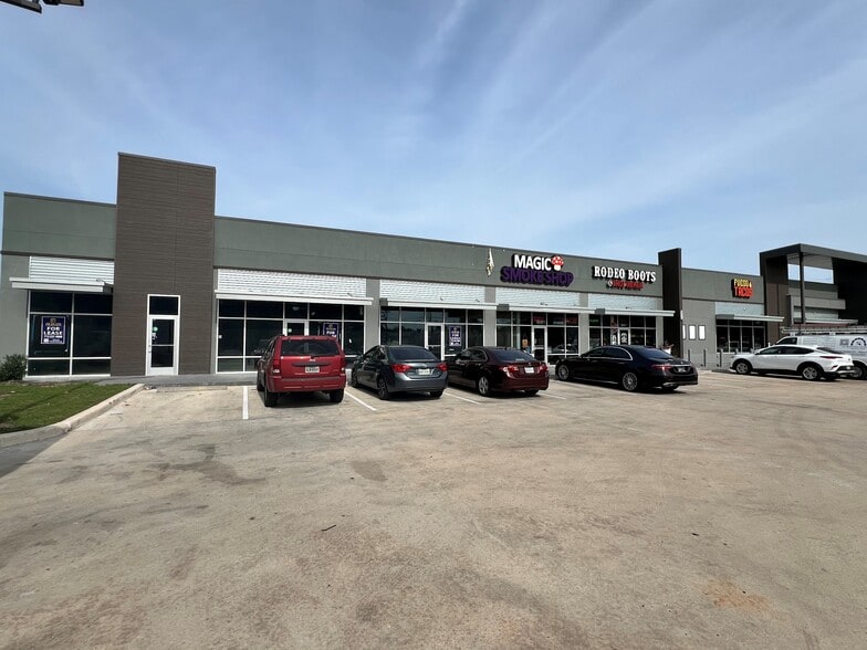 8760 Long Point Rd, Houston, TX à louer - Photo du bâtiment - Image 2 de 3
