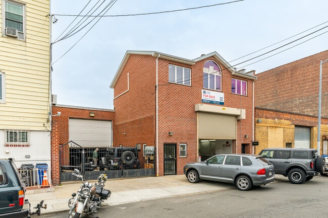 More details for 2477 47th St, Astoria, NY - Industrial for Lease