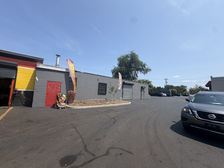 1715-1725 Mount Ephraim Ave, Camden, NJ for lease - Building Photo - Image 2 of 6