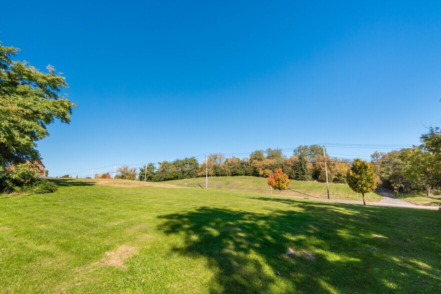 1121 Coffeen St, Watertown, NY à vendre - Photo du bâtiment - Image 3 de 7