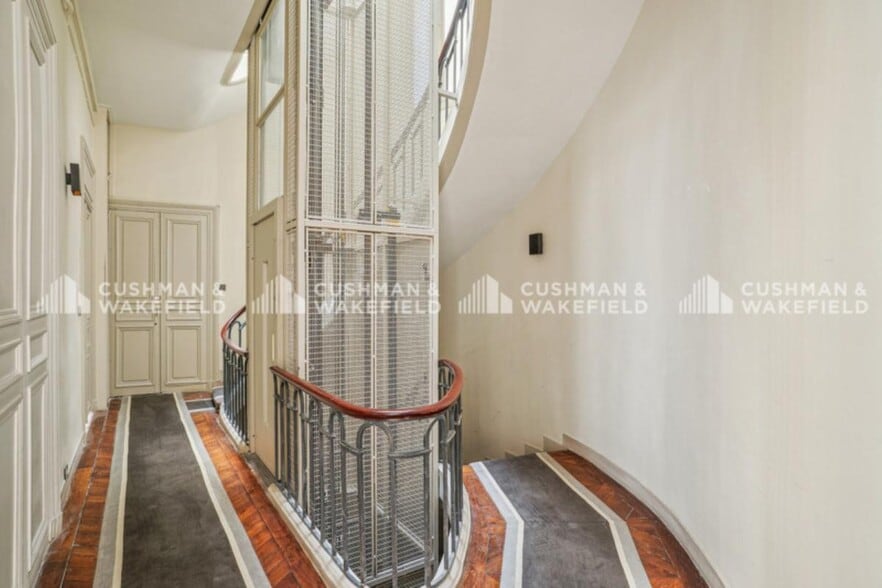 124 Rue Du Faubourg Saint-Honoré, Paris à vendre - Photo intérieure - Image 3 de 4