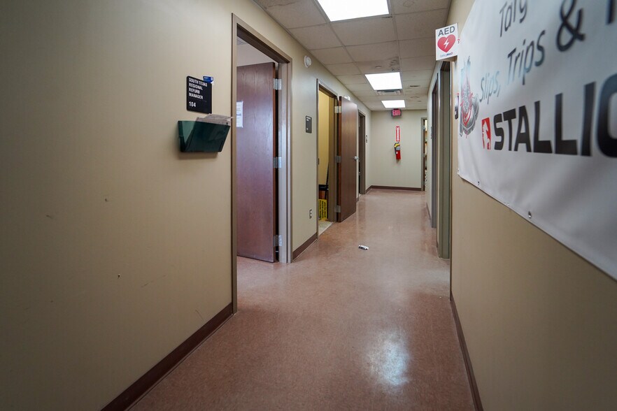 8609 Lone Tree Rd, Victoria, TX à vendre - Photo du bâtiment - Image 3 de 41