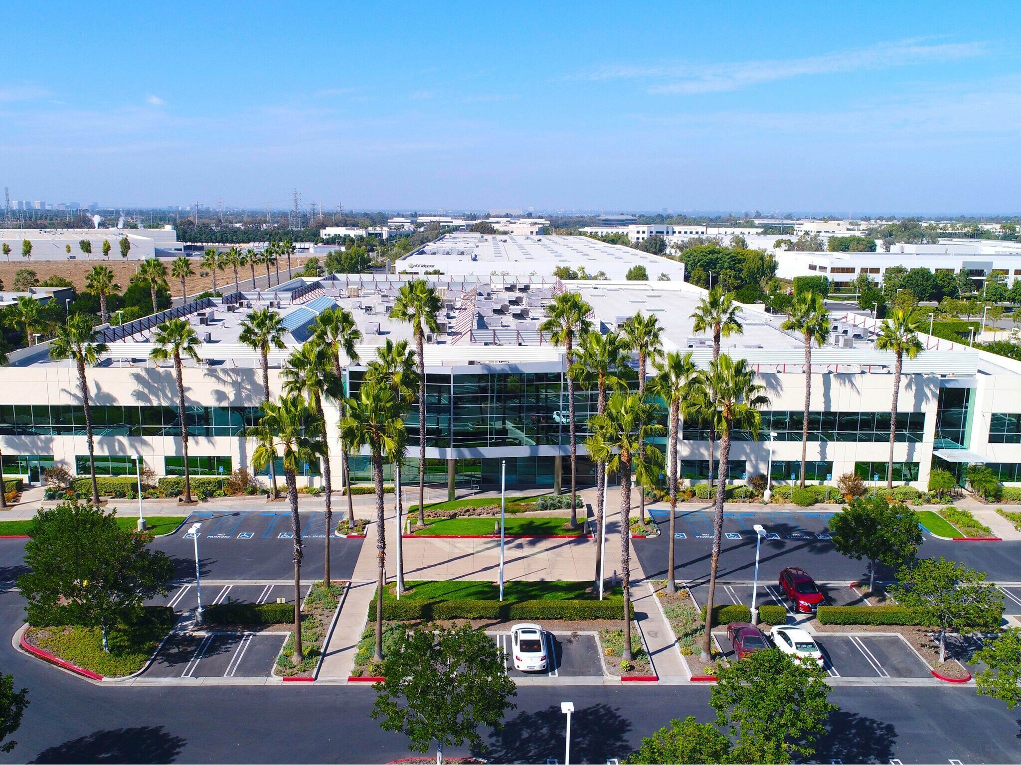 58 Discovery, Irvine, CA à louer Photo du bâtiment- Image 1 de 2