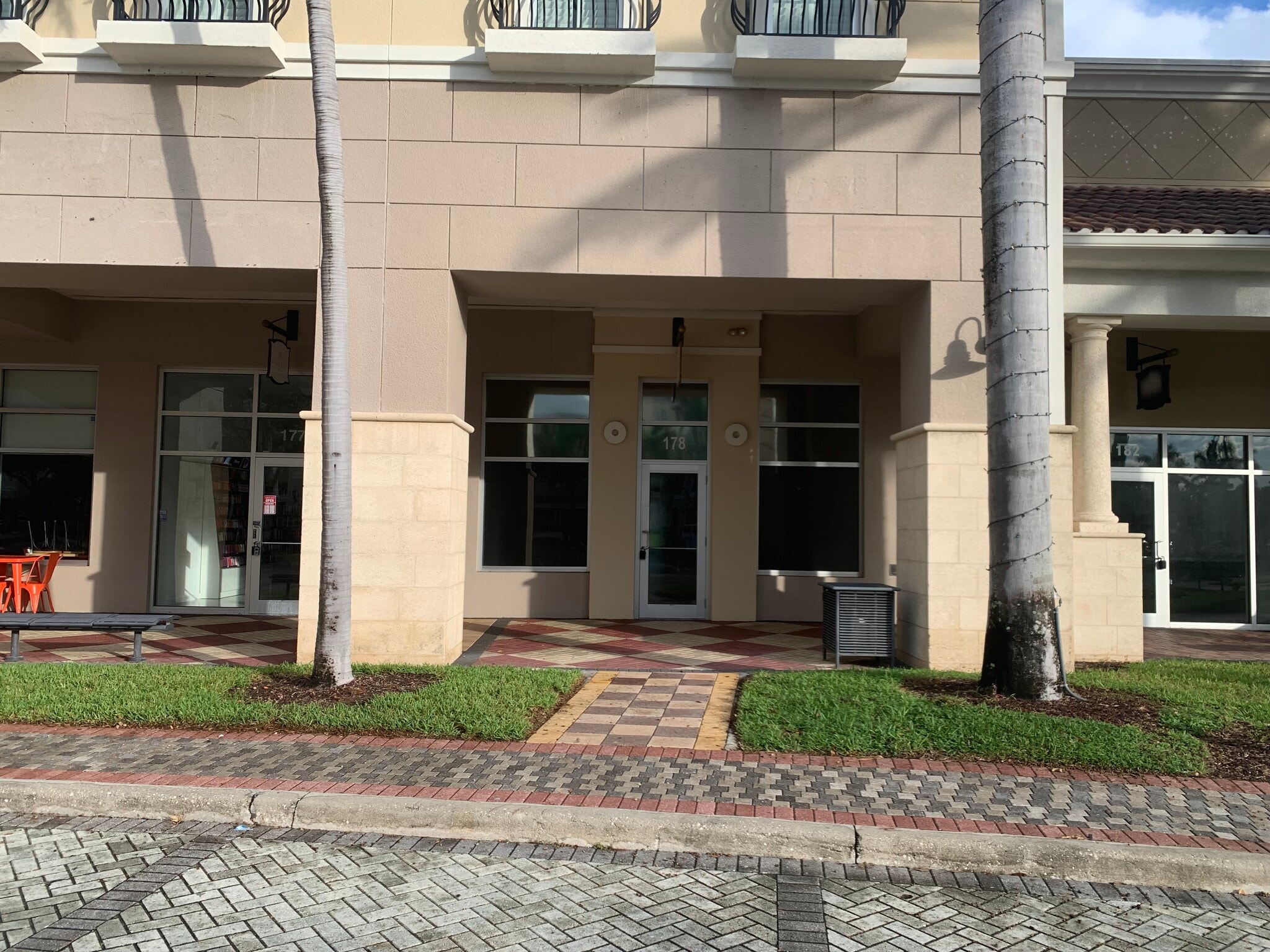 2355 vanderbilt beach Rd, Naples, FL for lease Interior Photo- Image 1 of 10