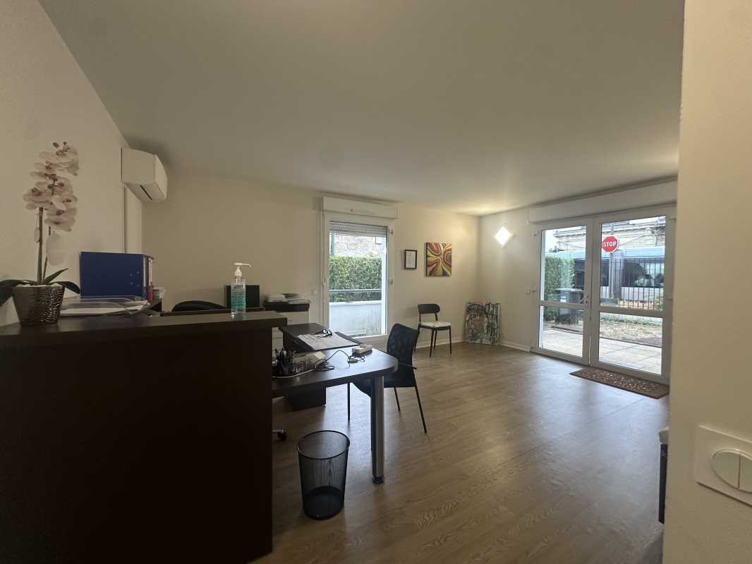 Flex in Le Bouscat for sale Building Photo- Image 1 of 7