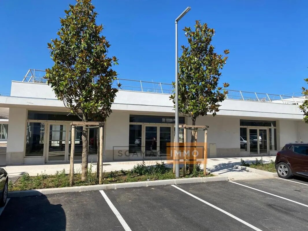 Commerce de détail dans Hyères à louer Photo du bâtiment- Image 1 de 7