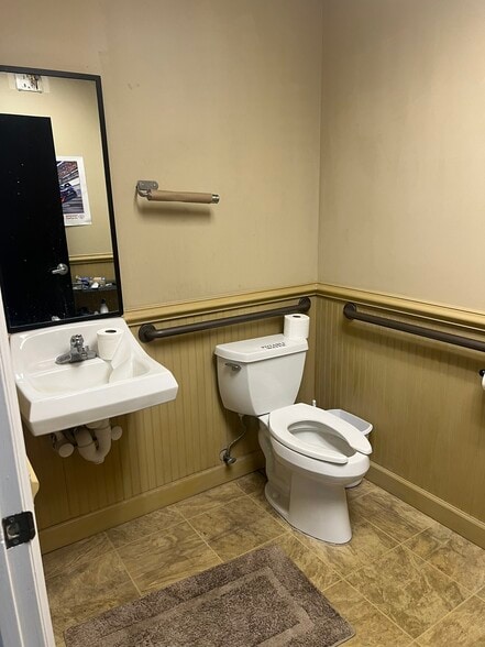 897 N Monroe St, Tallahassee, FL for lease - Building Photo - Image 2 of 21