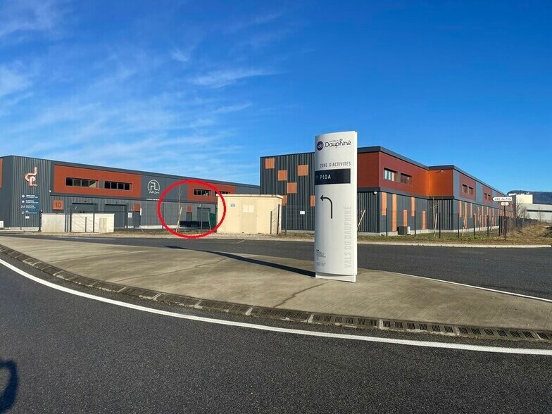 Flex in Aoste for sale - Building Photo - Image 1 of 8