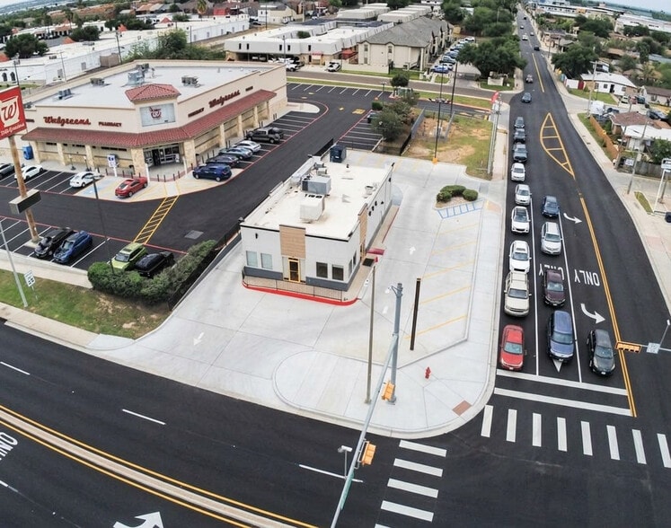 2201 E Saunders St, Laredo, TX for sale - Building Photo - Image 2 of 6