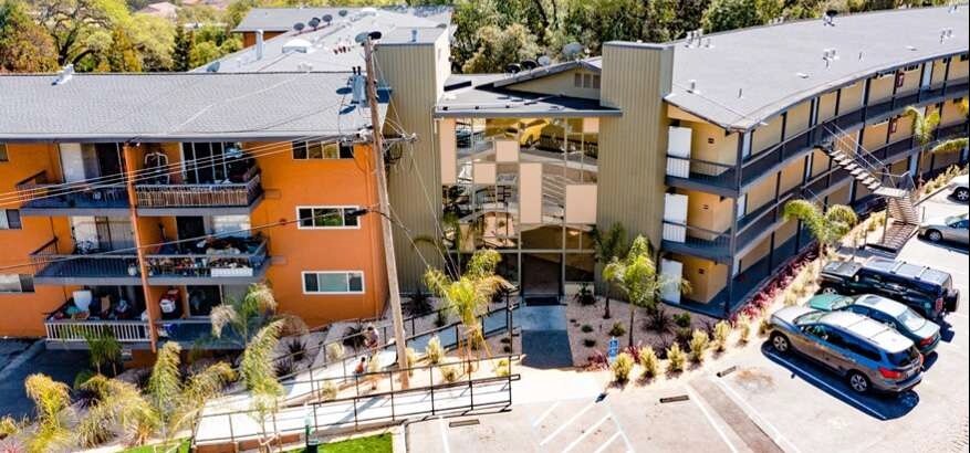 195 Los Robles Rd, Novato, CA à vendre - Photo du bâtiment - Image 3 de 36