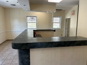 176 N Highland Ave, Ossining, NY for lease Interior Photo- Image 1 of 15