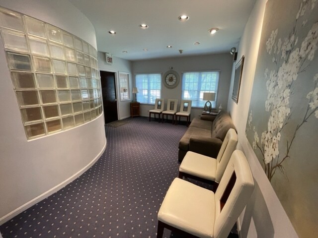 2093 Rand Rd, Des Plaines, IL à louer - Photo du bâtiment - Image 3 de 19