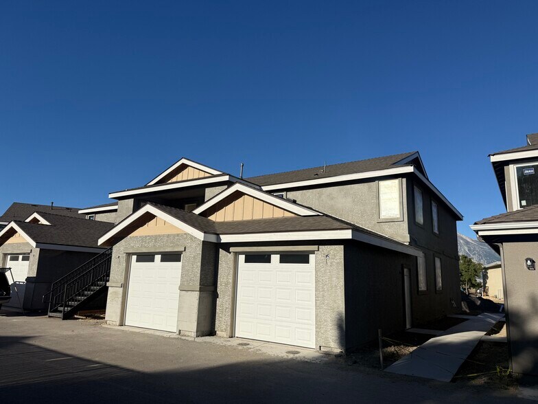 604 Crossing Cir, Gardnerville, NV à vendre - Photo du bâtiment - Image 2 de 4