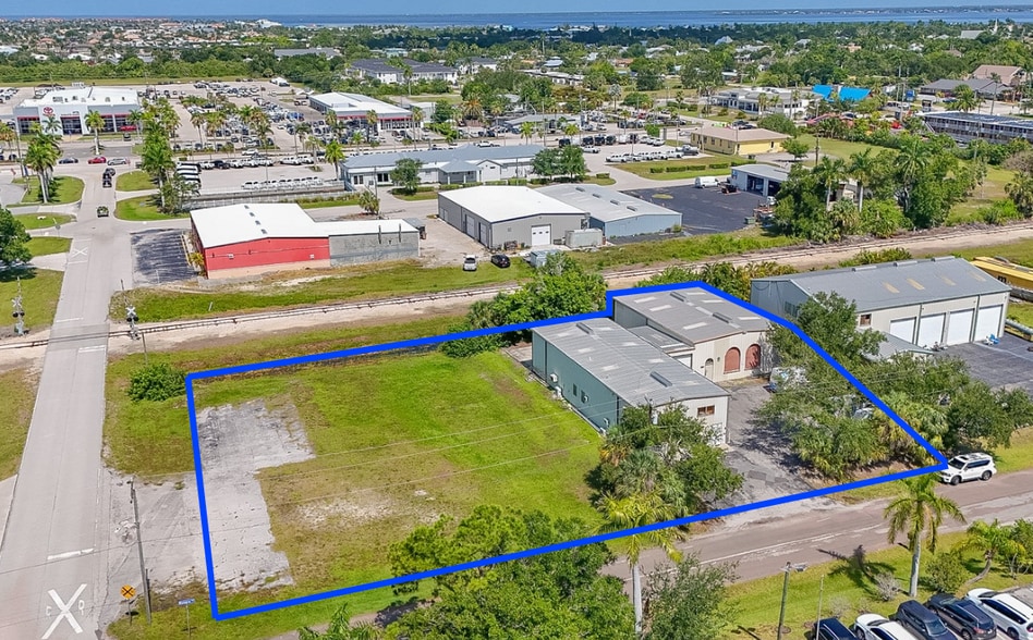 1731 Manzana Ave, Punta Gorda, FL for lease - Building Photo - Image 2 of 17
