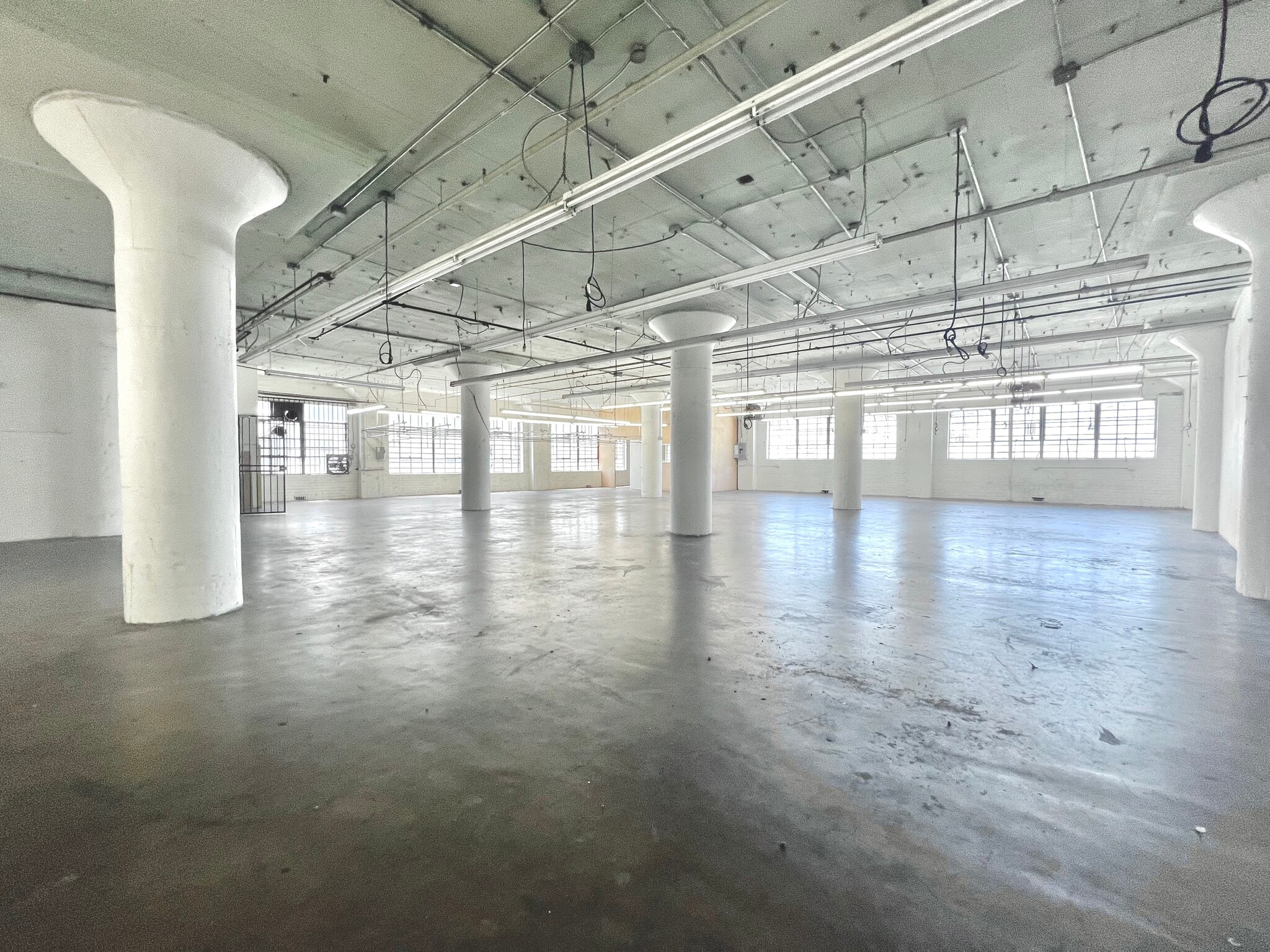 1208 Stanford Ave, Los Angeles, CA for lease Interior Photo- Image 1 of 24