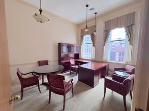 308 Seventh Ave, Pittsburgh, PA à louer Photo intérieure- Image 2 de 12