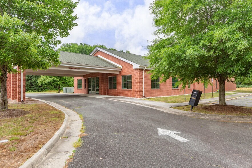 15394 Kings Hwy, Montross, VA à vendre - Photo du bâtiment - Image 2 de 50