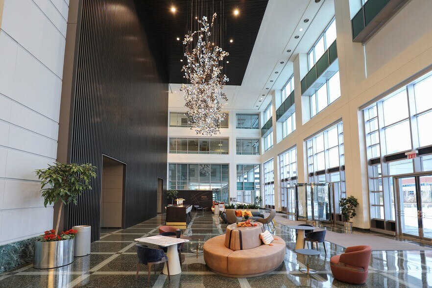 3500 Lacey Rd, Downers Grove, IL for lease - Lobby - Image 3 of 5