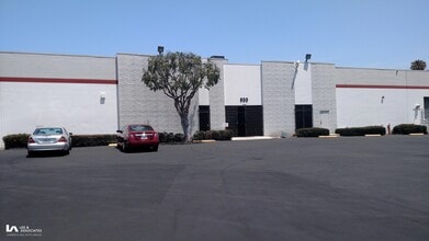 833 E Walnut St, Carson, CA à louer Photo intérieure- Image 2 de 7
