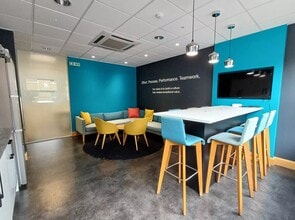 Balcombe Rd, Crawley à louer Photo intérieure- Image 2 de 5