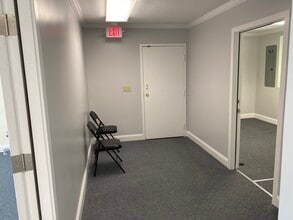 95-127 Fenn Rd, Newington, CT for lease Interior Photo- Image 2 of 3