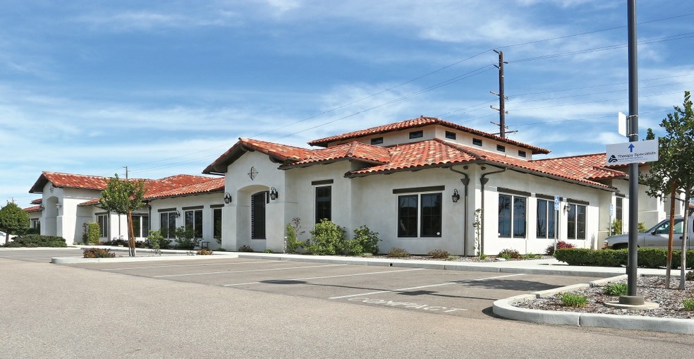 1337 S Lovers Ln, Visalia, CA à vendre - Photo principale - Image 1 de 1