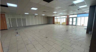 7210 119 Av NW, Edmonton, AB à louer Photo du bâtiment- Image 1 de 1