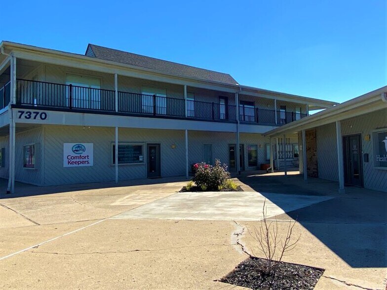 7370-7372 Kingsgate Way, West Chester, OH à louer - Photo du bâtiment - Image 2 de 9