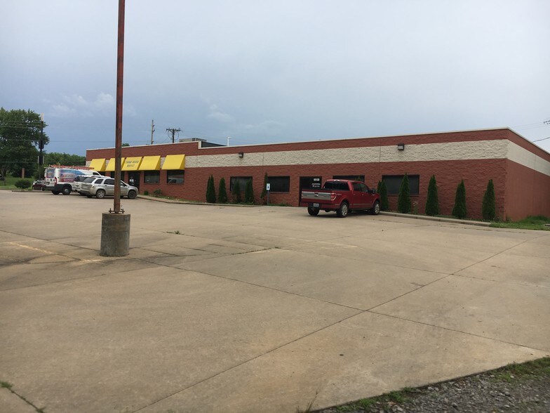 1815 E Jackson Blvd, Jackson, MO à louer - Autre - Image 2 de 39